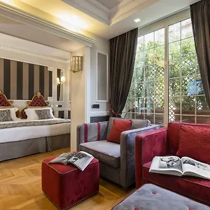 **** Otel The Britannia İtalya