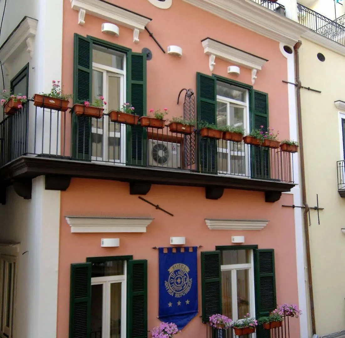 Hotel Antica Repubblica In Amalfi Center At 100Mt From The Sea